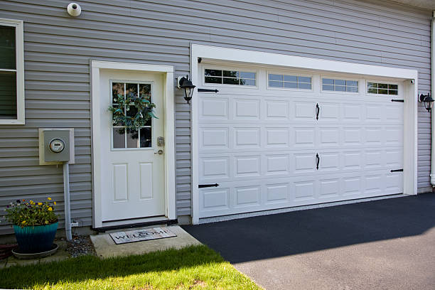 24/7 Emergency Garage Door Panel Replacement experts in Sedgwick, KS